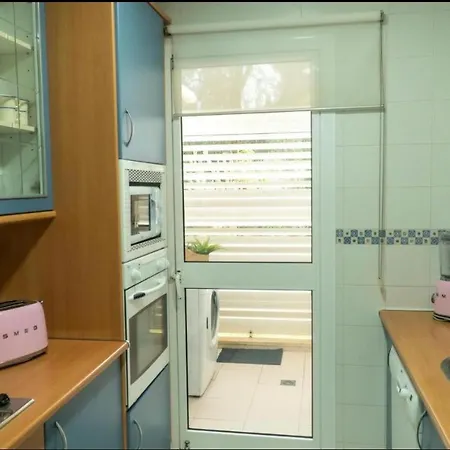 Bajo Con Jardin Apartment *